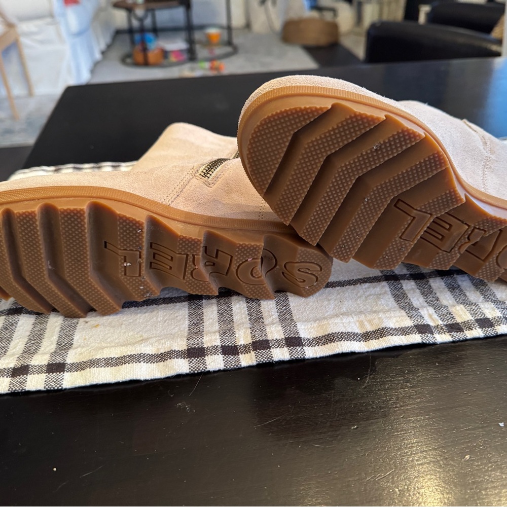 Sorel bootie size 7